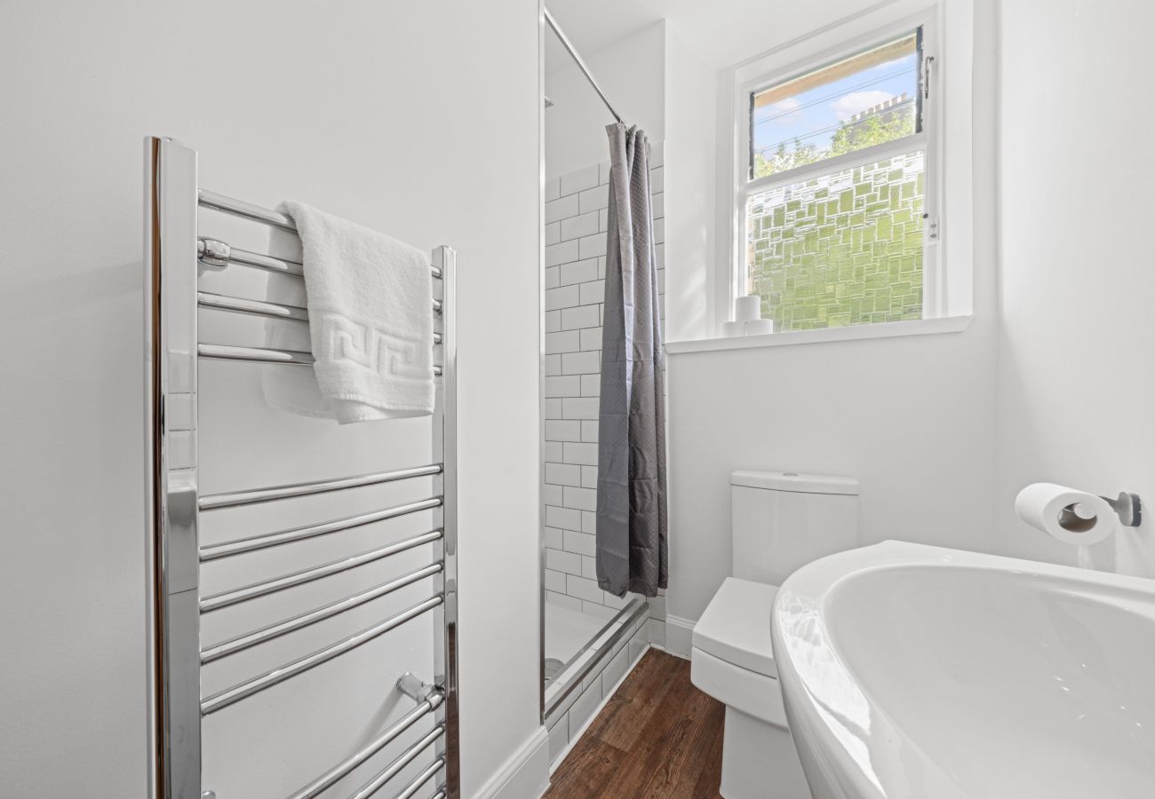 Apartment in Edinburgh - Milton 1 Bedroom Apartment with Sofa bed - Edinburgh