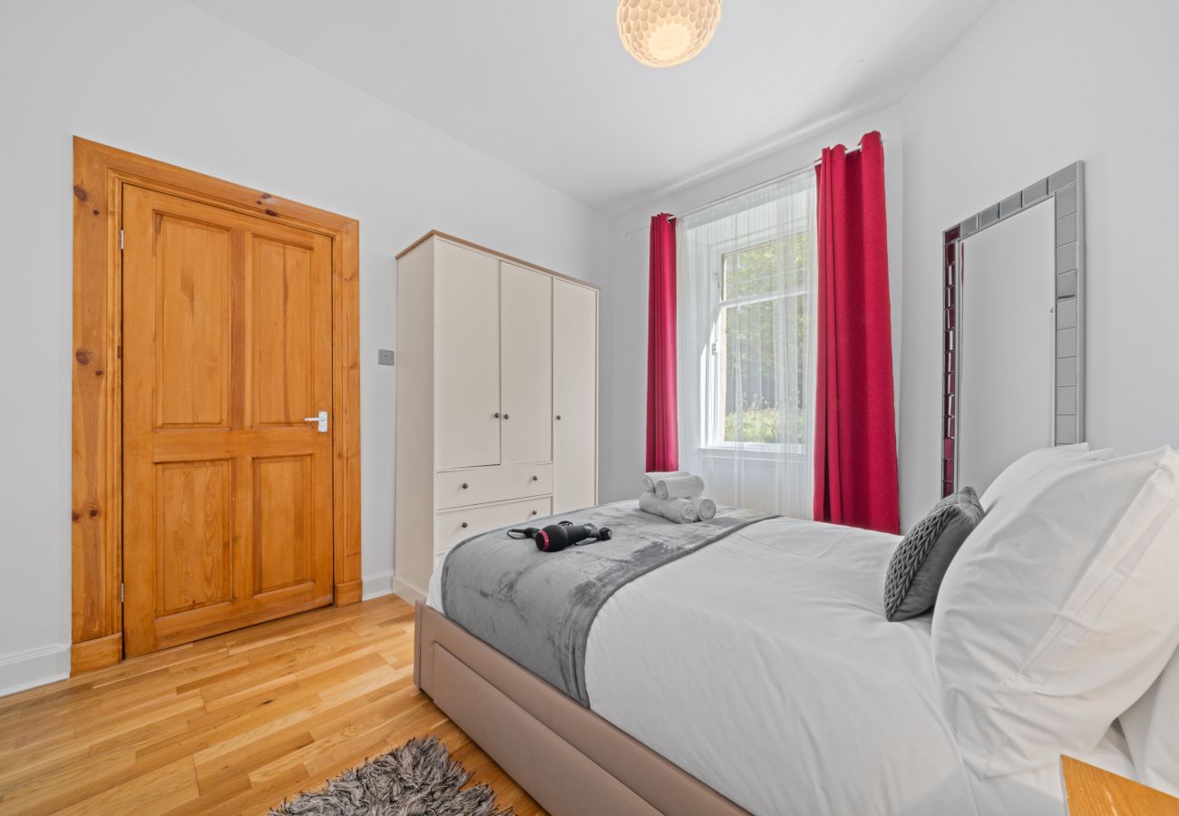 Apartment in Edinburgh - Milton 1 Bedroom Apartment with Sofa bed - Edinburgh