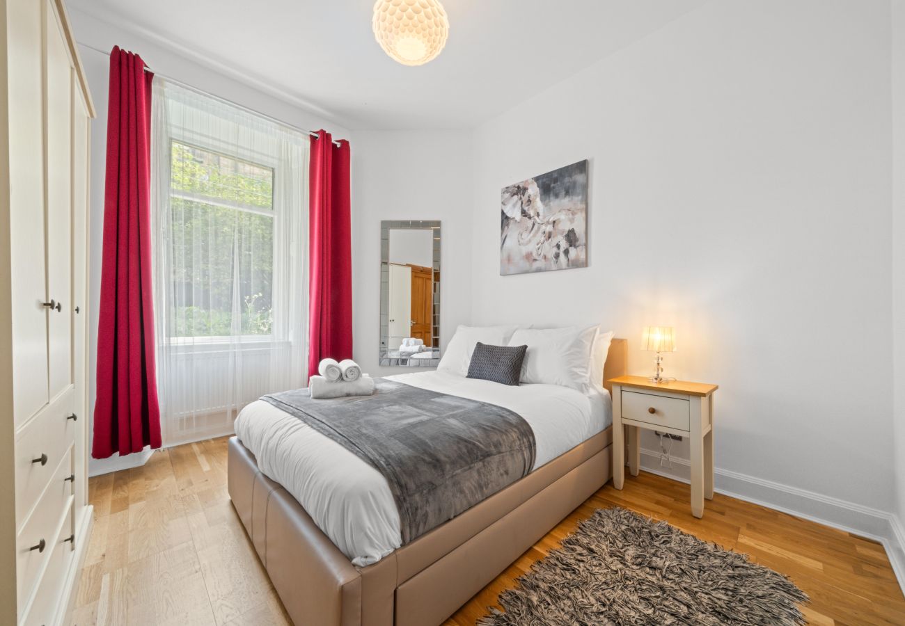 Apartment in Edinburgh - Milton 1 Bedroom Apartment with Sofa bed - Edinburgh