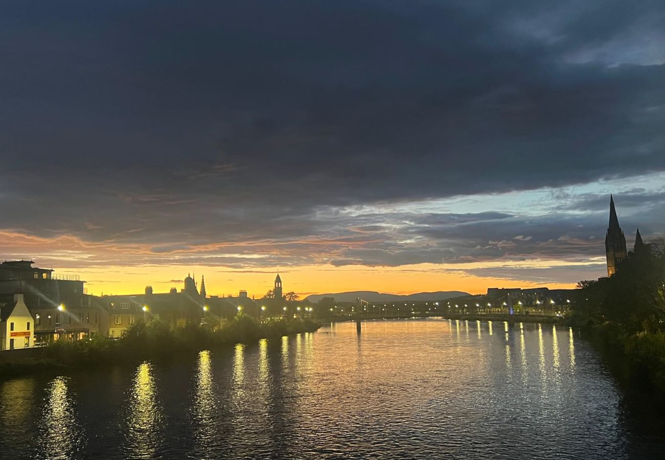 Apartment in Inverness - King Cosy 2 Bedroom Apartment - Inverness