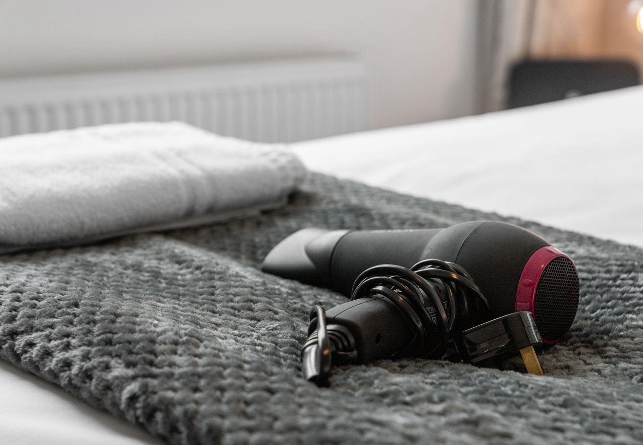 Apartment in Hawick - Comfortable 4 Bedroom Apartment - Hawick 	