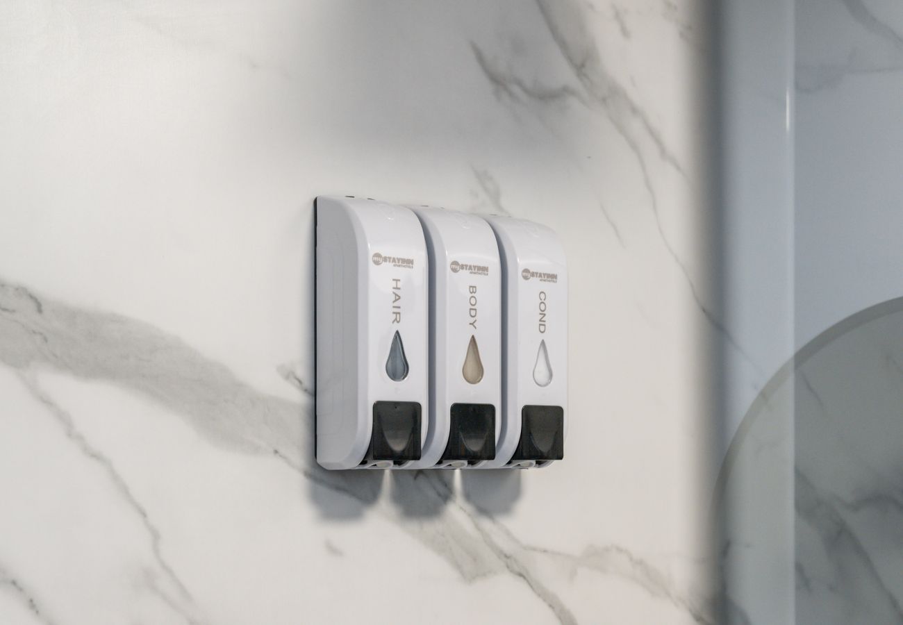 Apartment in Hawick - Comfortable 4 Bedroom Apartment - Hawick 	