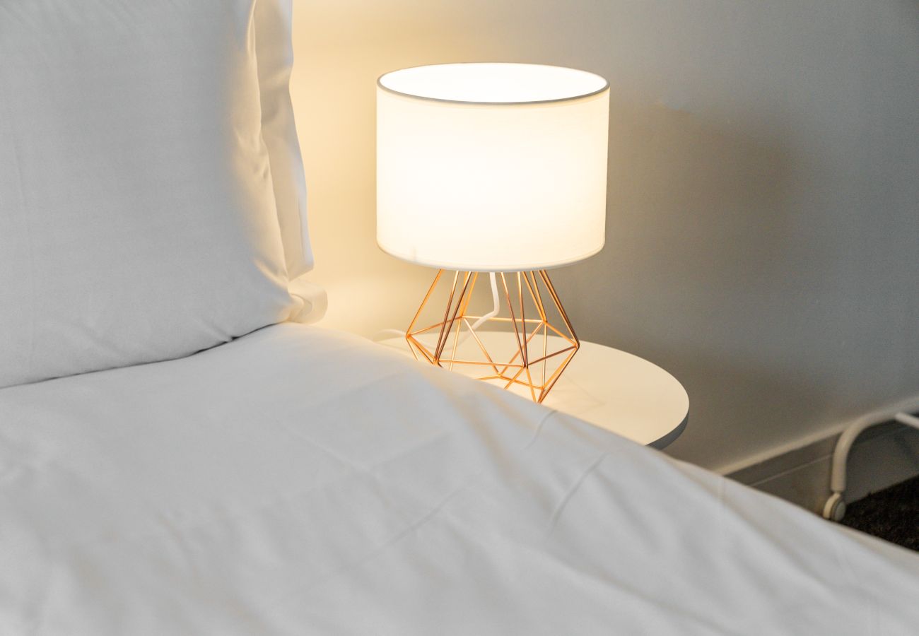 Apartment in Hawick - Comfortable 4 Bedroom Apartment - Hawick 	