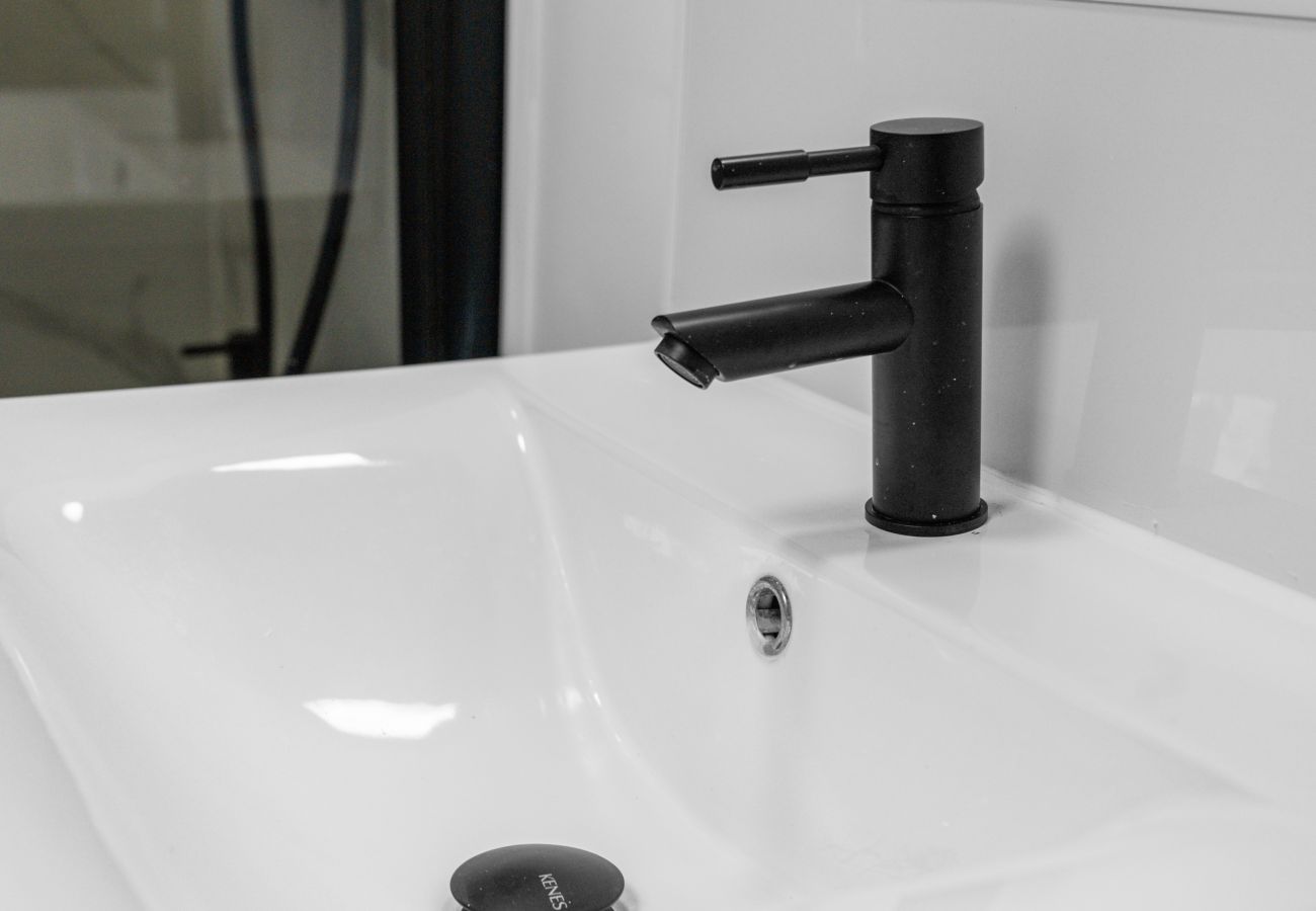 Apartment in Hawick - Comfortable 4 Bedroom Apartment - Hawick 	