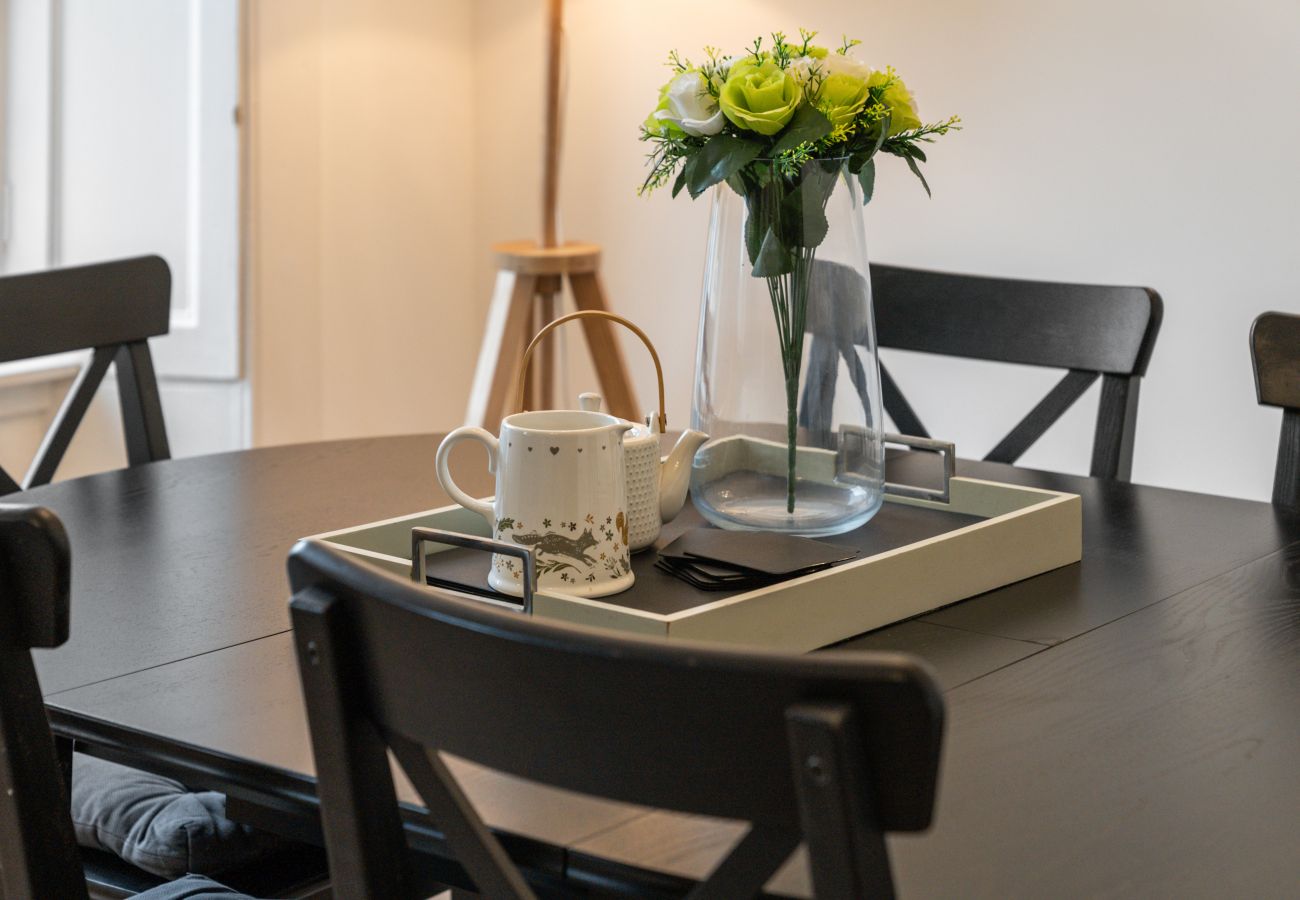 Apartment in Hawick - Comfortable 4 Bedroom Apartment - Hawick 	