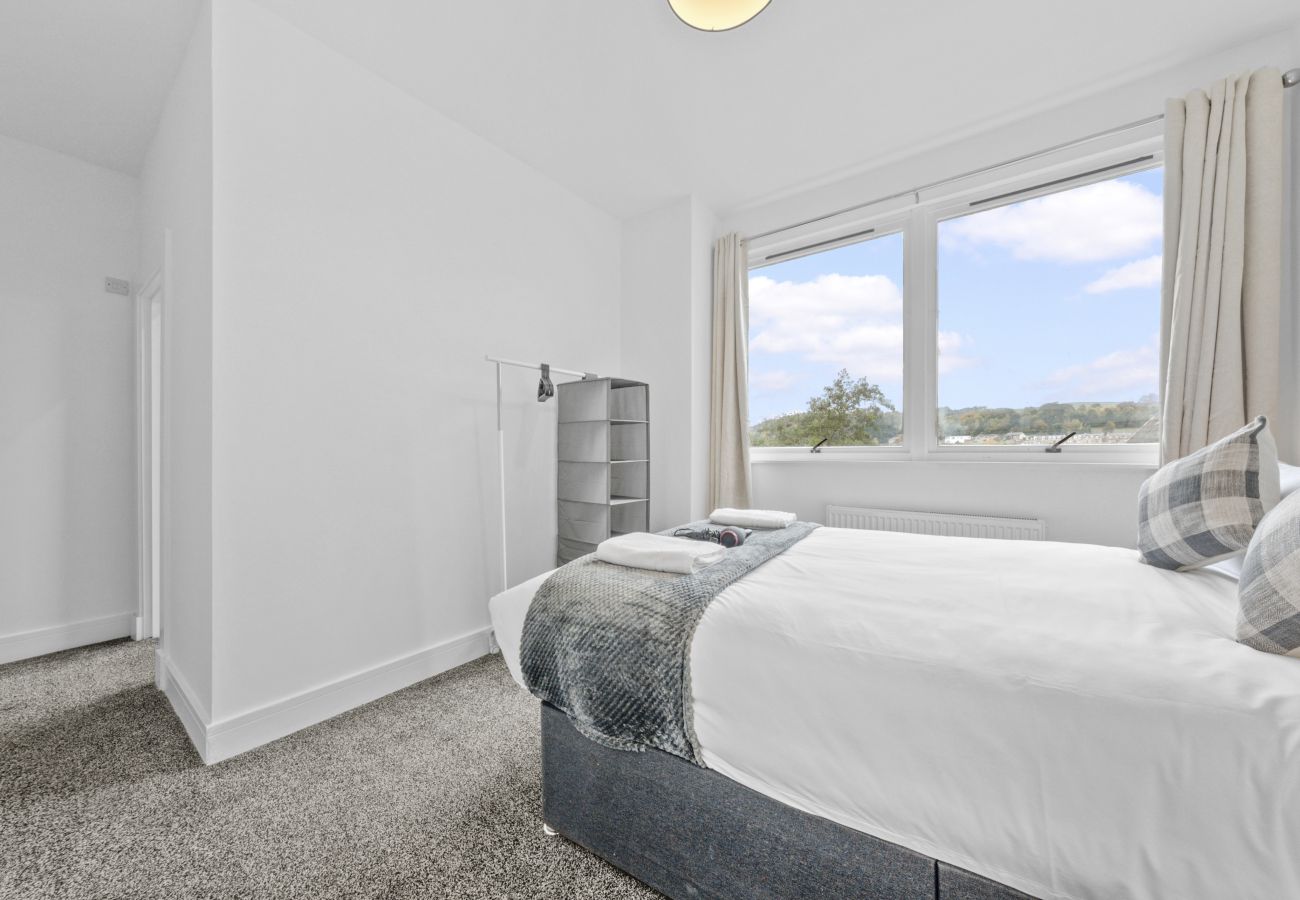 Apartment in Hawick - Comfortable 4 Bedroom Apartment - Hawick 	