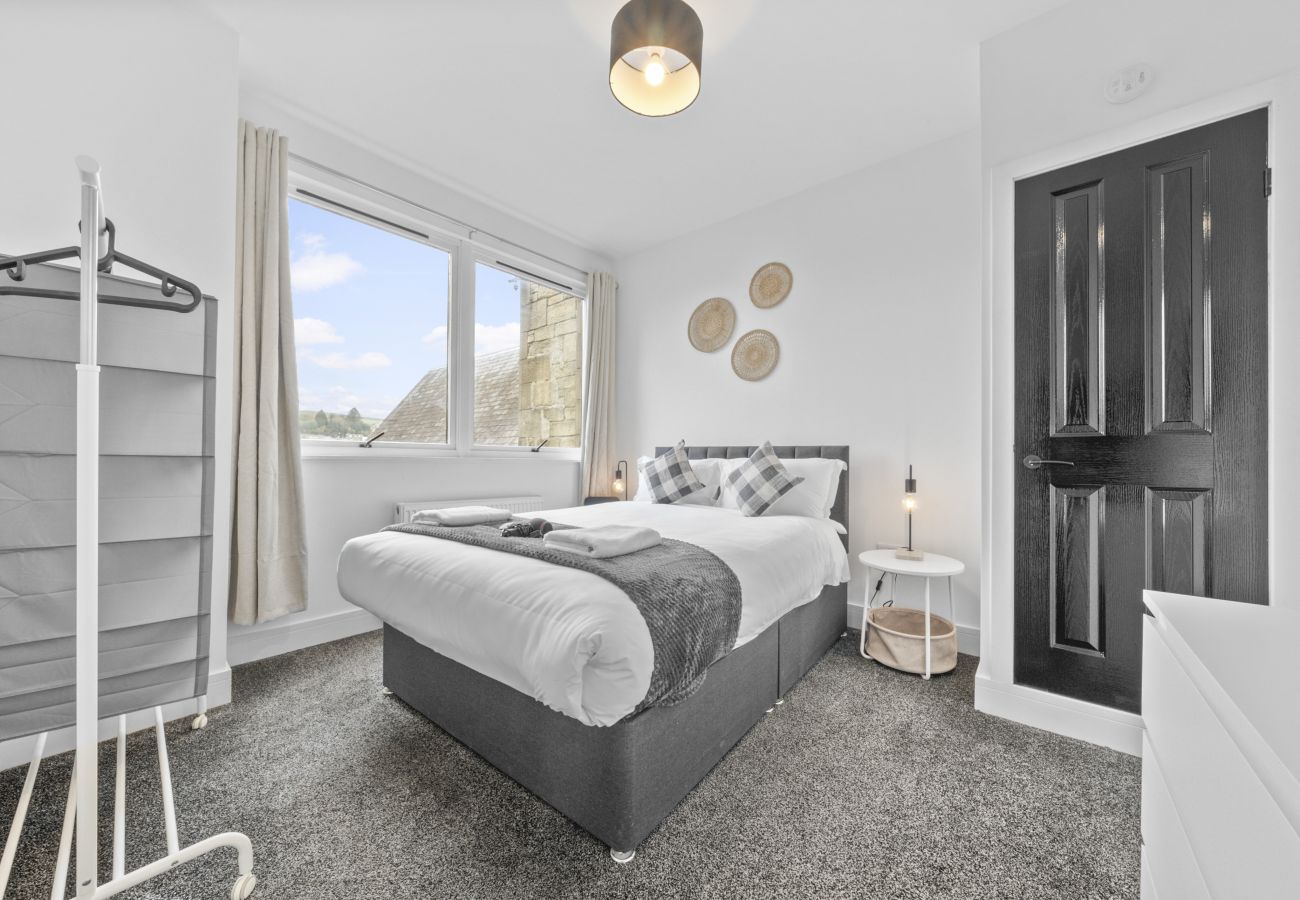 Apartment in Hawick - Comfortable 4 Bedroom Apartment - Hawick 	