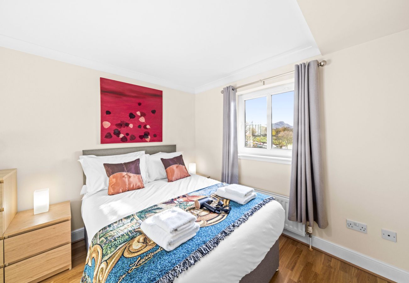 Apartment in Edinburgh - St Clair 2 Bedroom Apartment - Leith, Edinburgh 