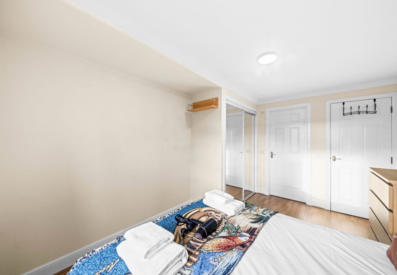 Apartment in Edinburgh - St Clair 2 Bedroom Apartment - Leith, Edinburgh 