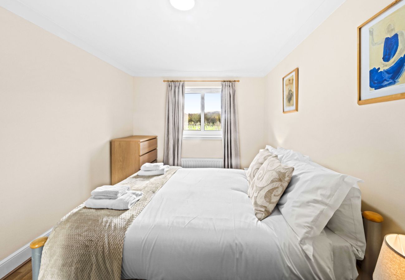 Apartment in Edinburgh - St Clair 2 Bedroom Apartment - Leith, Edinburgh 