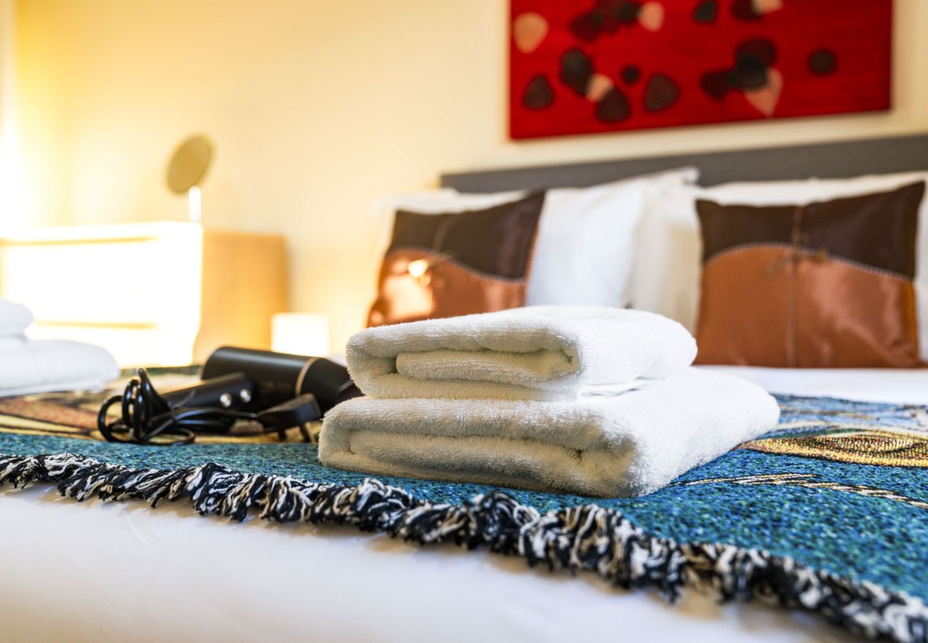 Apartment in Edinburgh - St Clair 2 Bedroom Apartment - Leith, Edinburgh 