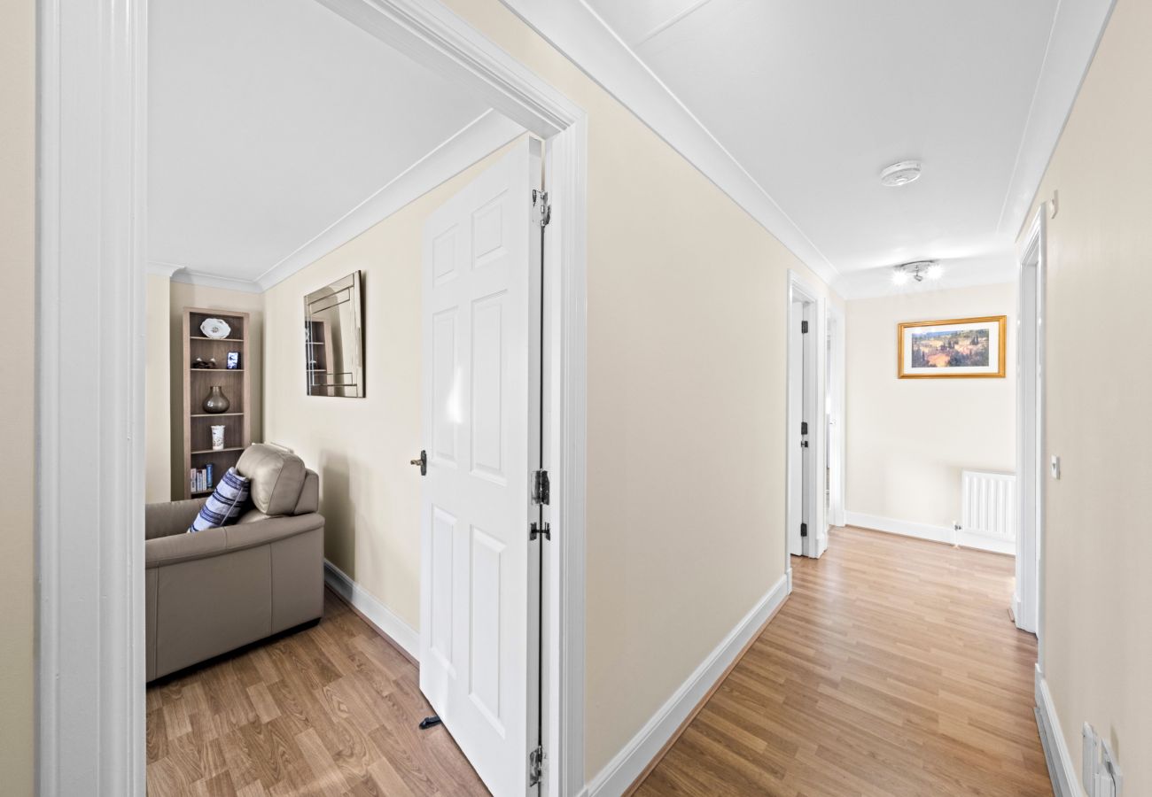 Apartment in Edinburgh - St Clair 2 Bedroom Apartment - Leith, Edinburgh 