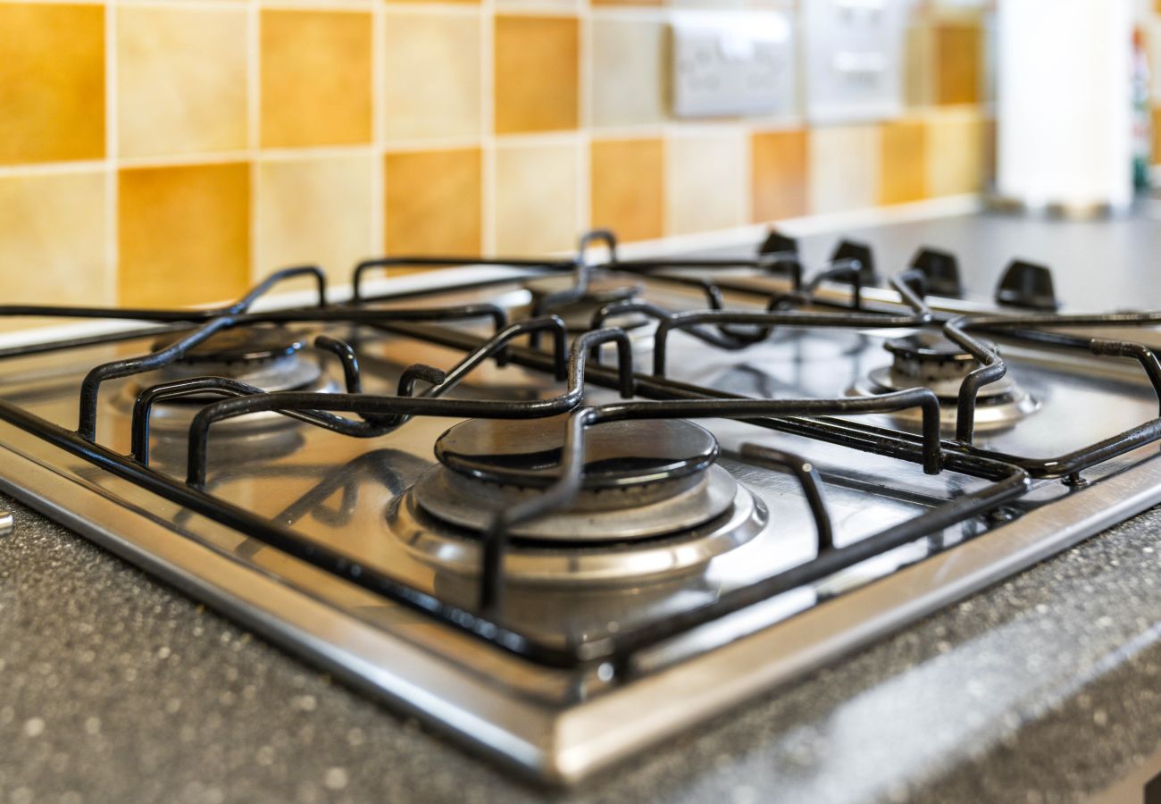 Apartment in Edinburgh - St Clair 2 Bedroom Apartment - Leith, Edinburgh 