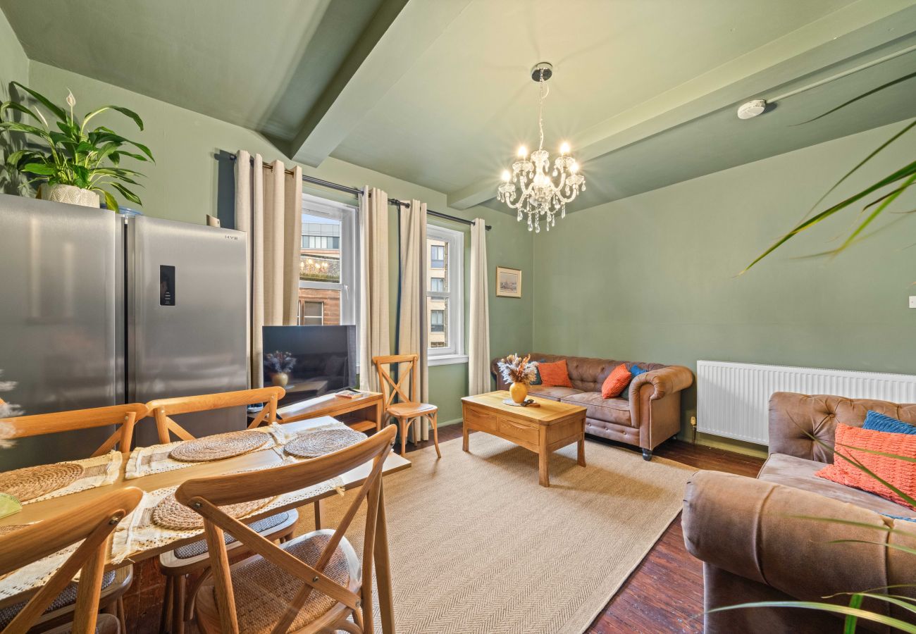 Apartment in Edinburgh - Dewar 3 Bedroom Apartment - Edinburgh