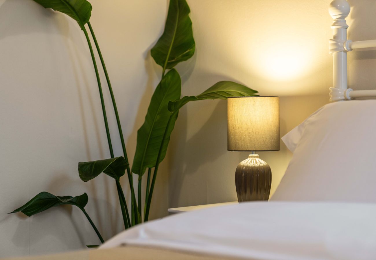 Apartment in Edinburgh - Dewar 3 Bedroom Apartment - Edinburgh