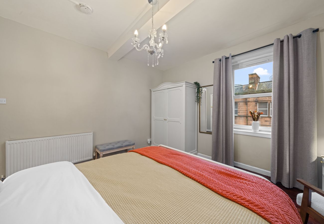 Apartment in Edinburgh - Dewar 3 Bedroom Apartment - Edinburgh
