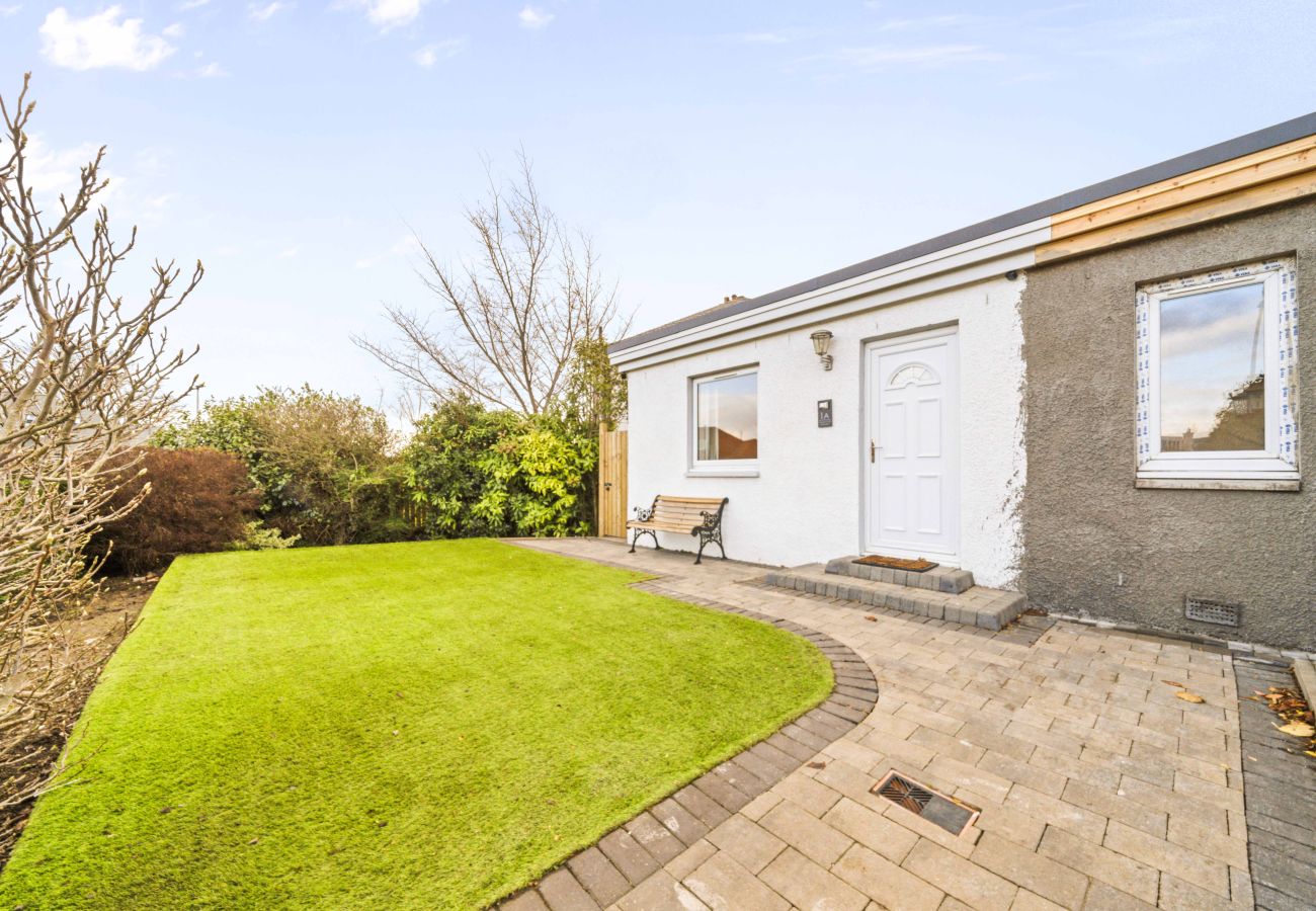 Studio in Edinburgh - O Hill Crescent 1 Bedroom Studio - Edinburgh