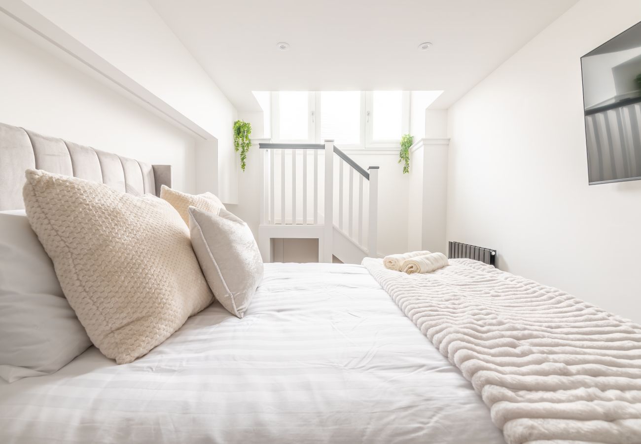 Apartment in Edinburgh - Easter Cosy 4 Bedroom Apartment - Edinburgh