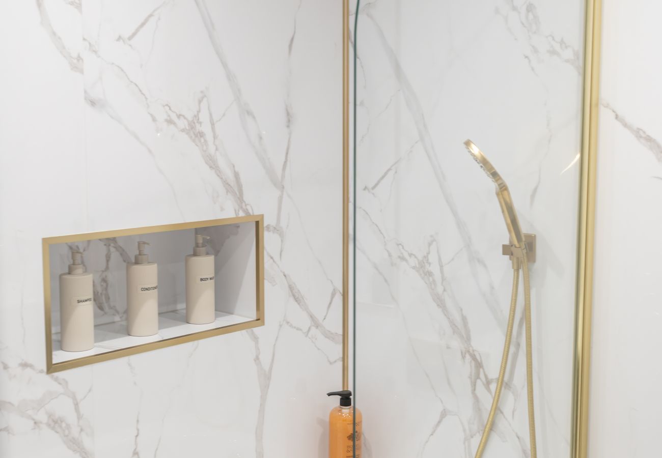 Apartment in Edinburgh - Easter Cosy 4 Bedroom Apartment - Edinburgh