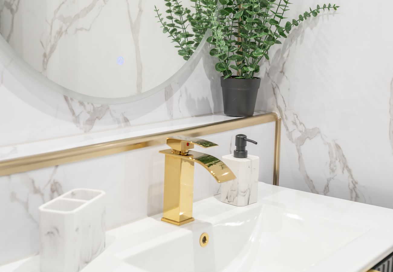 Apartment in Edinburgh - Easter Cosy 4 Bedroom Apartment - Edinburgh