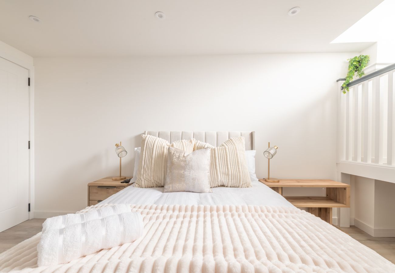 Apartment in Edinburgh - Easter Cosy 4 Bedroom Apartment - Edinburgh