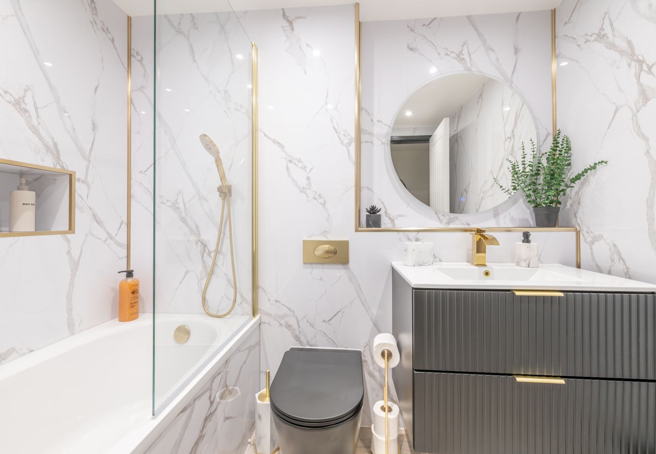 Apartment in Edinburgh - Easter Cosy 4 Bedroom Apartment - Edinburgh