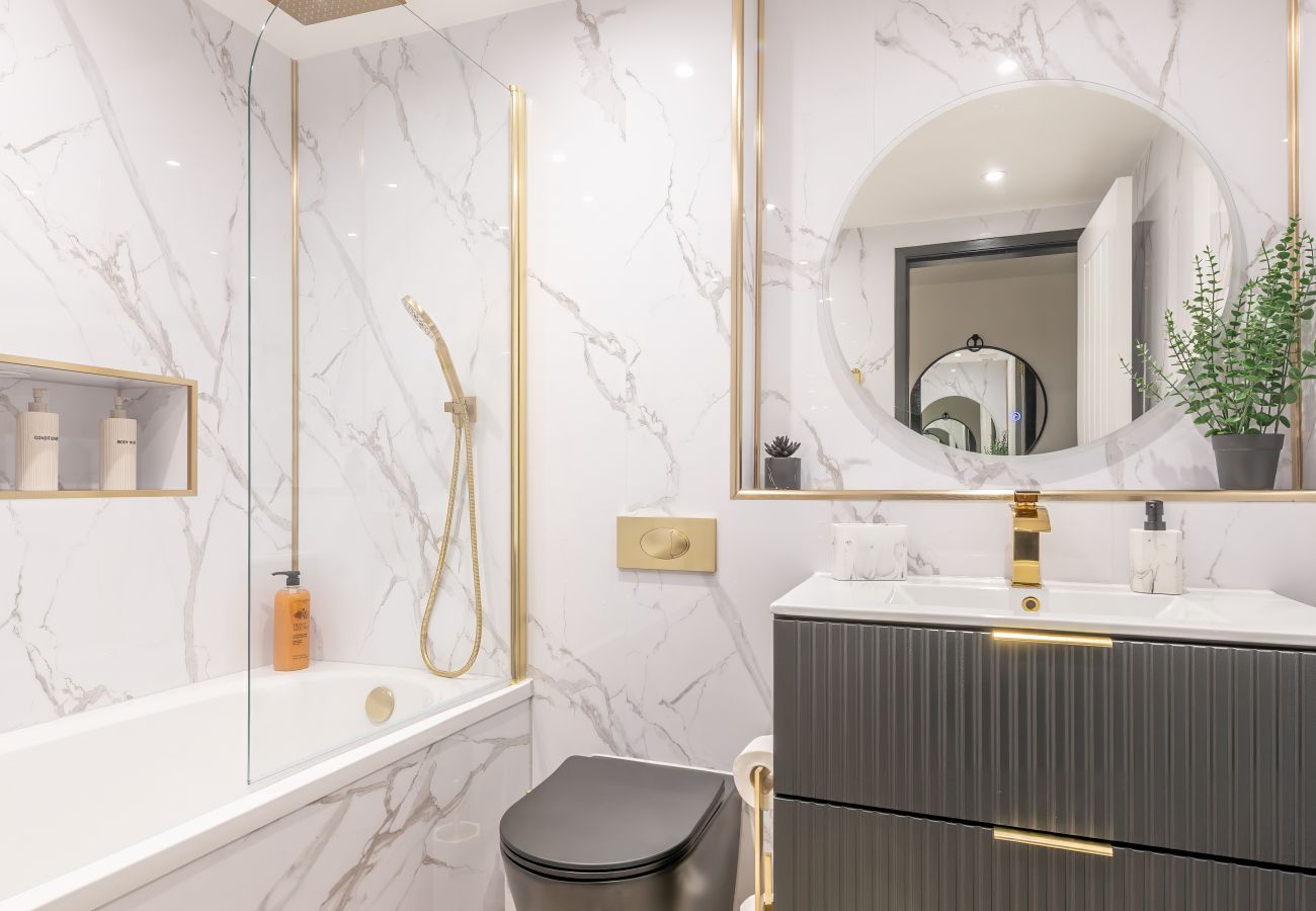 Apartment in Edinburgh - Easter Cosy 4 Bedroom Apartment - Edinburgh