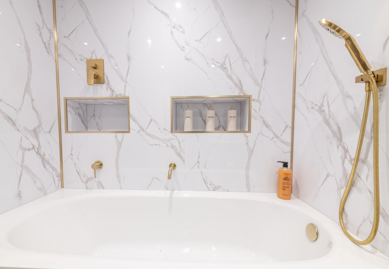 Apartment in Edinburgh - Easter Cosy 4 Bedroom Apartment - Edinburgh