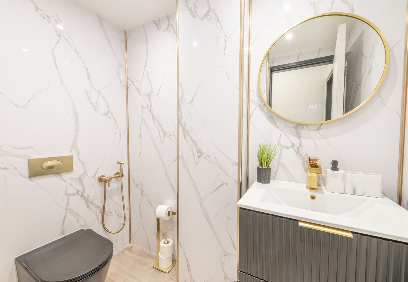 Apartment in Edinburgh - Easter Cosy 4 Bedroom Apartment - Edinburgh