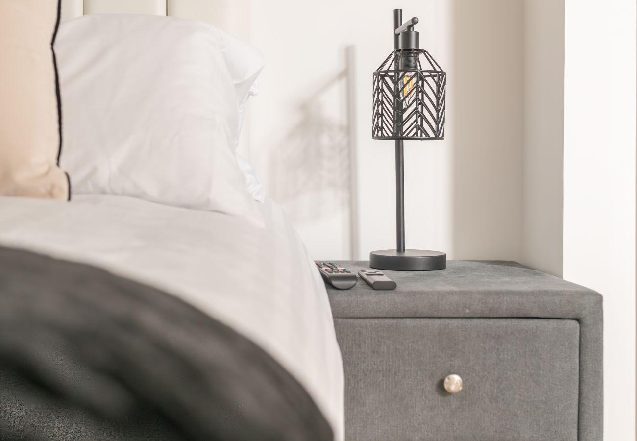 Apartment in Edinburgh - Easter Cosy 4 Bedroom Apartment - Edinburgh