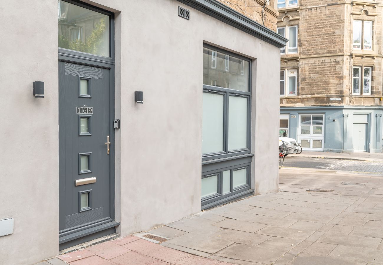 Apartment in Edinburgh - Easter Cosy 4 Bedroom Apartment - Edinburgh