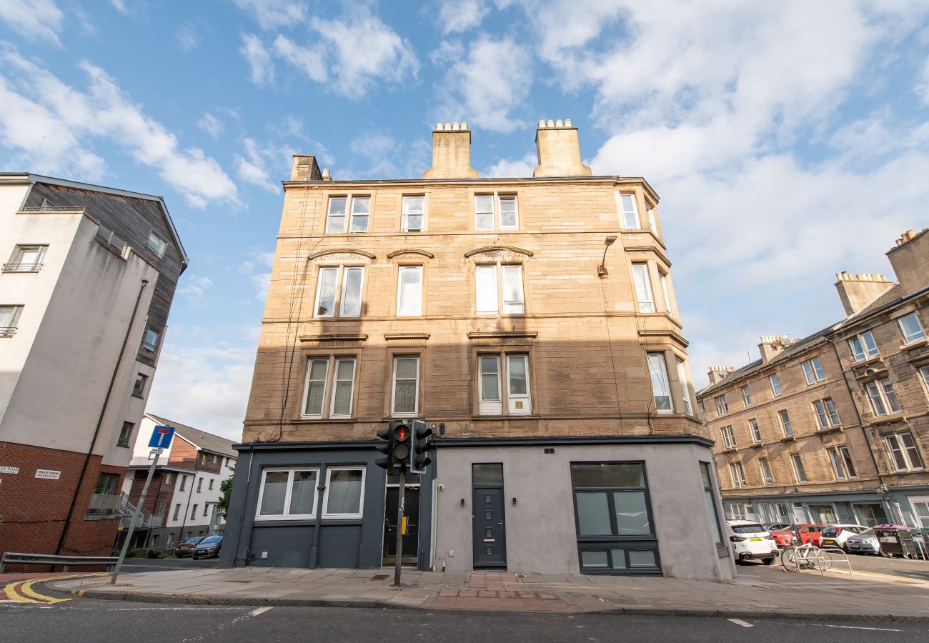 Apartment in Edinburgh - Easter Cosy 4 Bedroom Apartment - Edinburgh