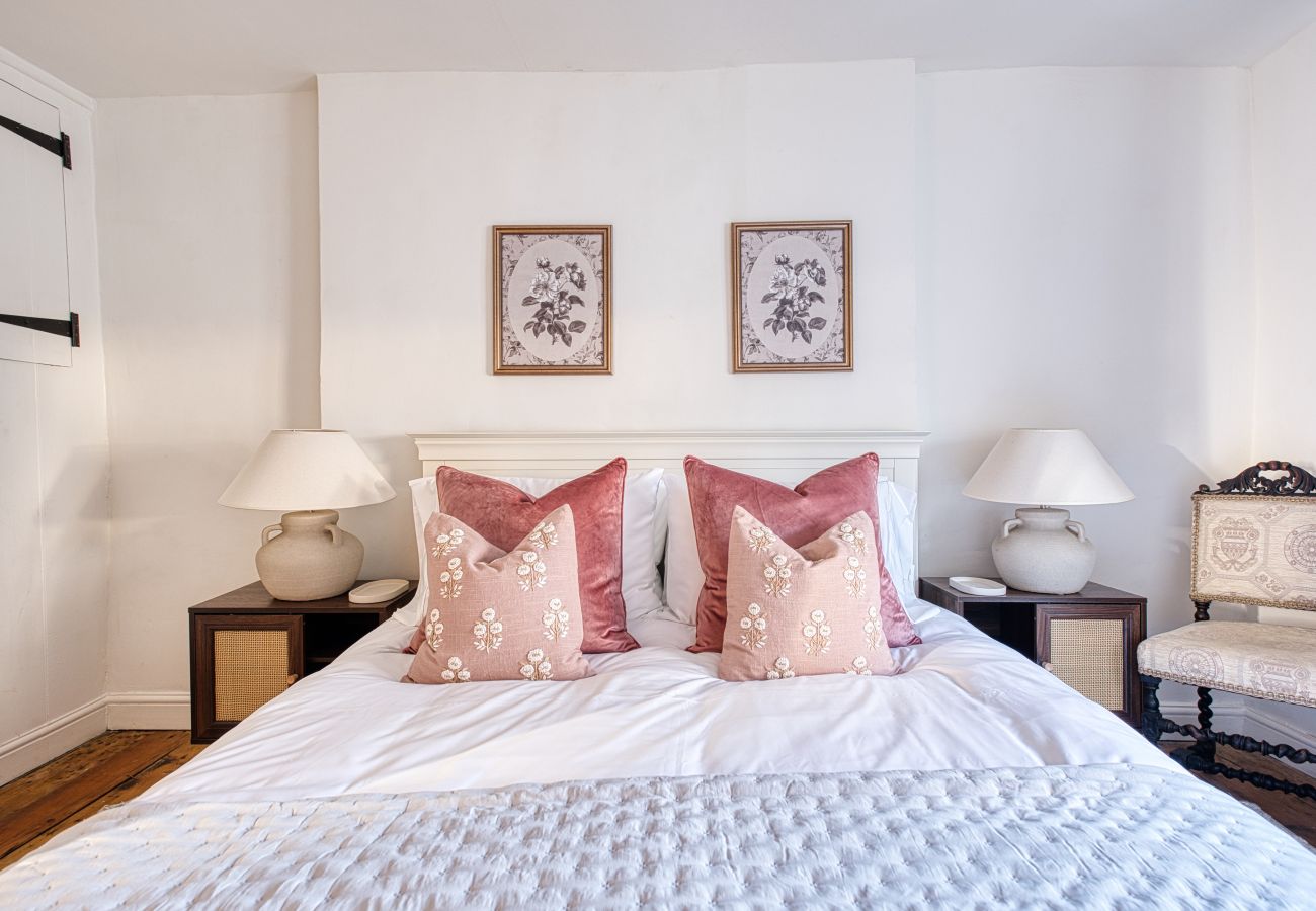 House in Bradford-on-Avon - Hollyhocks 2 Bedroom House + Extra Sleeping Option - Wiltshire