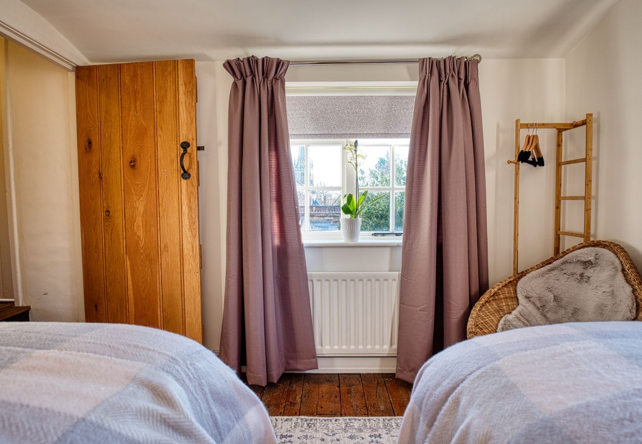 House in Bradford-on-Avon - Hollyhocks 2 Bedroom House + Extra Sleeping Option - Wiltshire