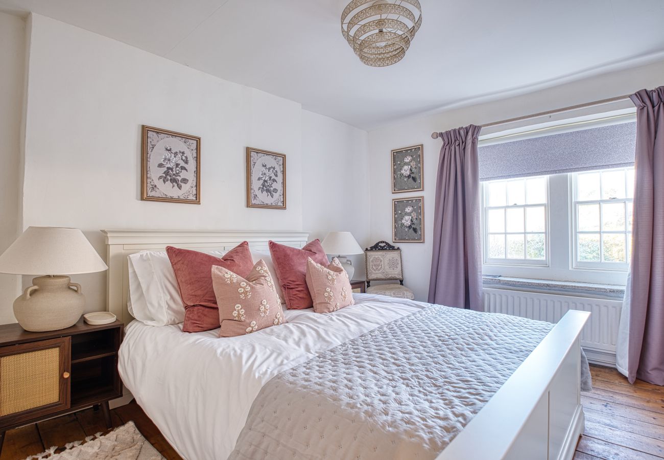 House in Bradford-on-Avon - Hollyhocks 2 Bedroom House + Extra Sleeping Option - Wiltshire