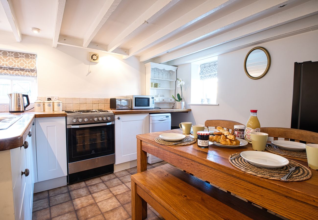 House in Bradford-on-Avon - Hollyhocks 2 Bedroom House + Extra Sleeping Option - Wiltshire