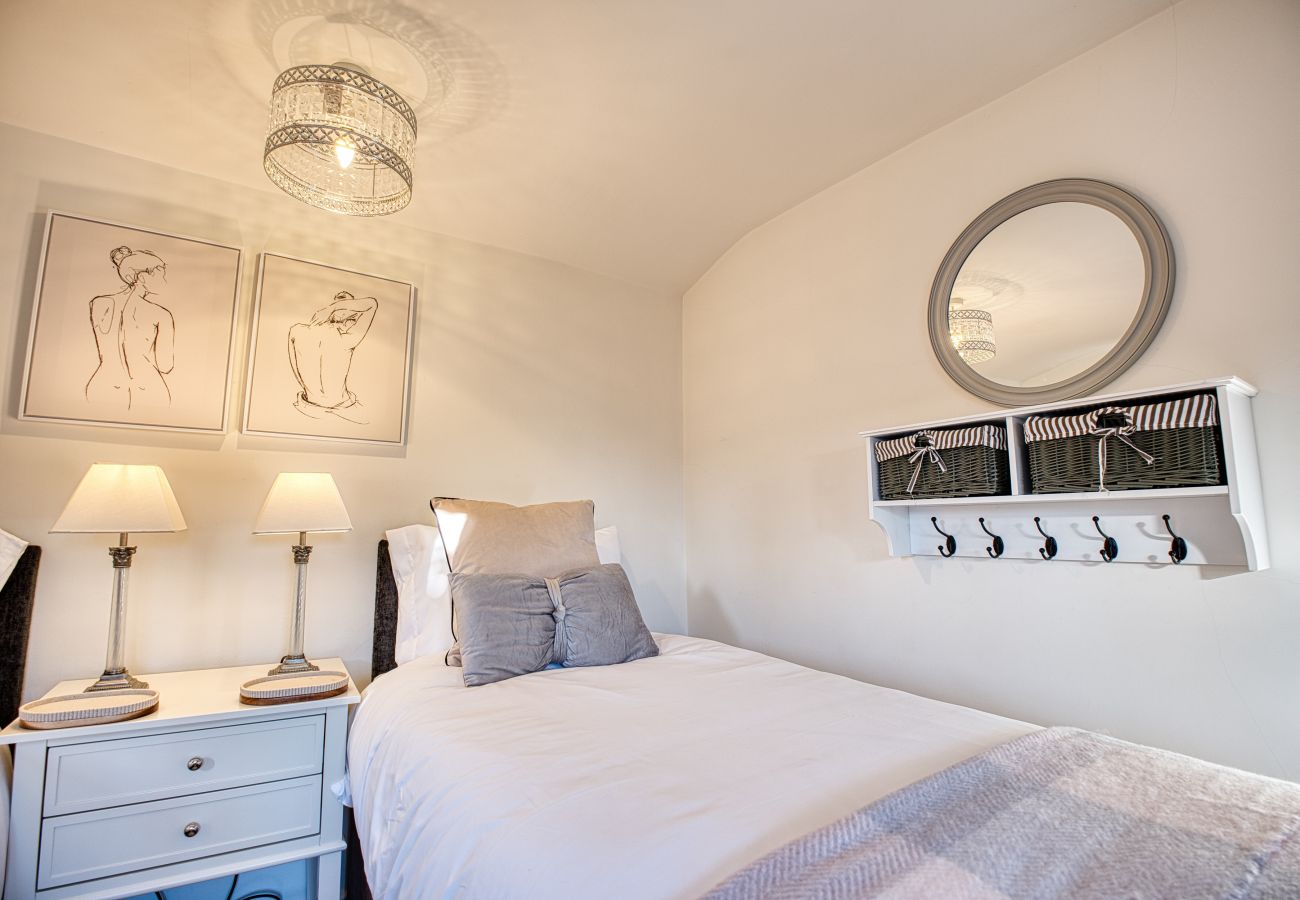 House in Bradford-on-Avon - Hollyhocks 2 Bedroom House + Extra Sleeping Option - Wiltshire