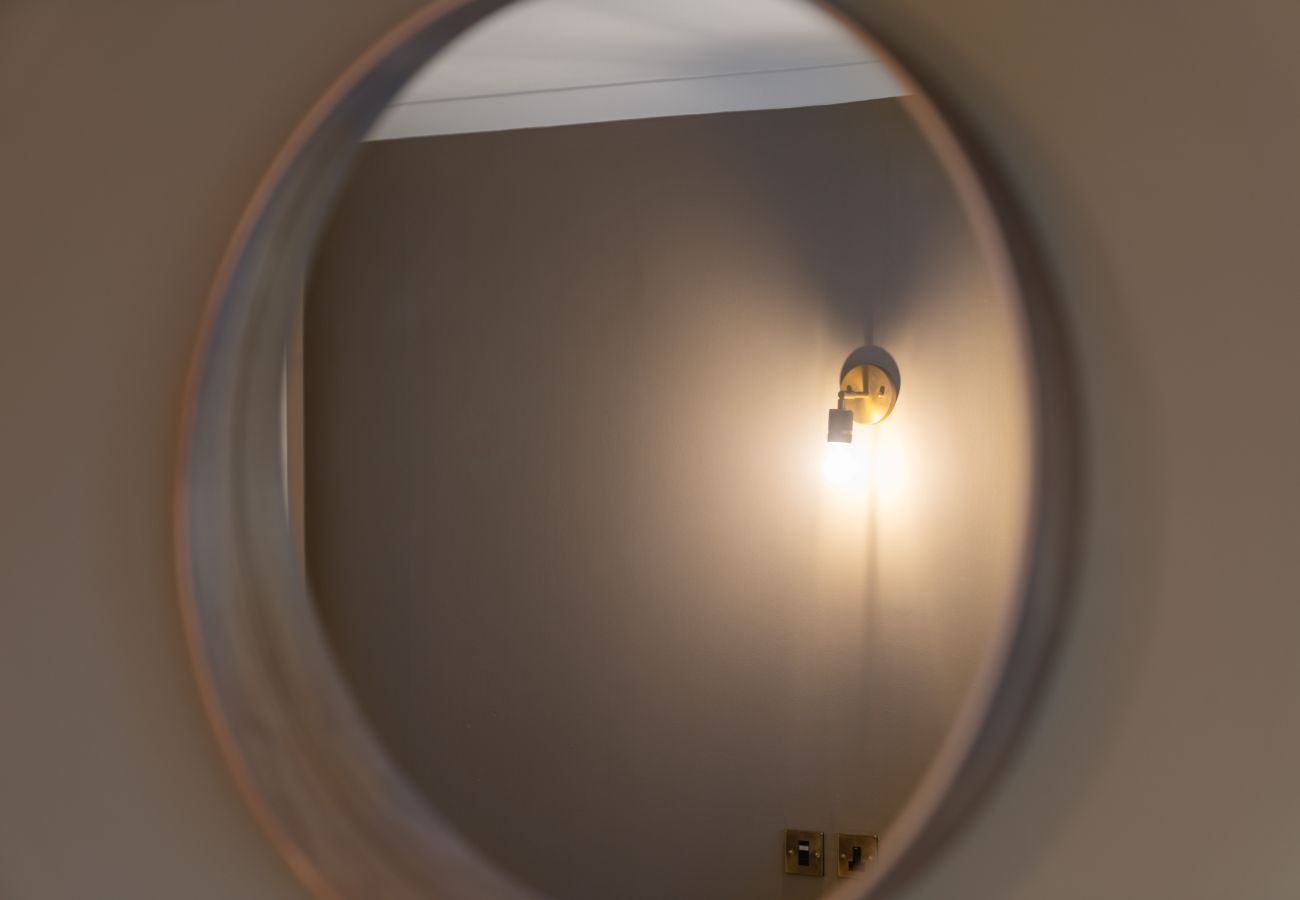 Apartment in Edinburgh - Pilrig Modern 2 Bedroom Apartment - Edinburgh