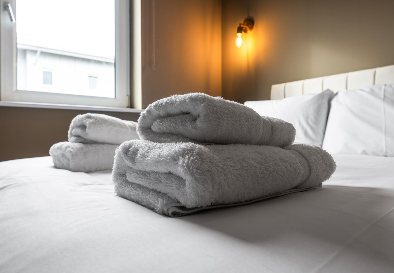 Apartment in Edinburgh - Pilrig Modern 2 Bedroom Apartment - Edinburgh