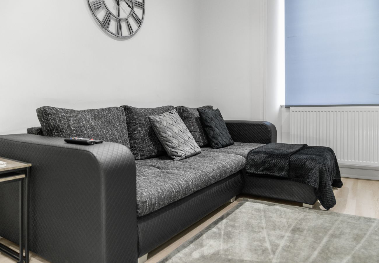 Apartment in Edinburgh - Upper Grove 2 Bedroom Apartment - Edinburgh 