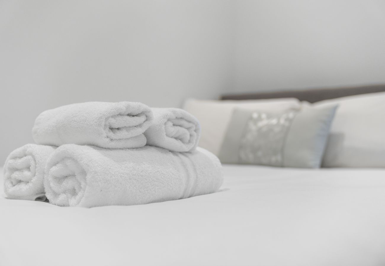 Apartment in Edinburgh - Upper Grove 2 Bedroom Apartment - Edinburgh 