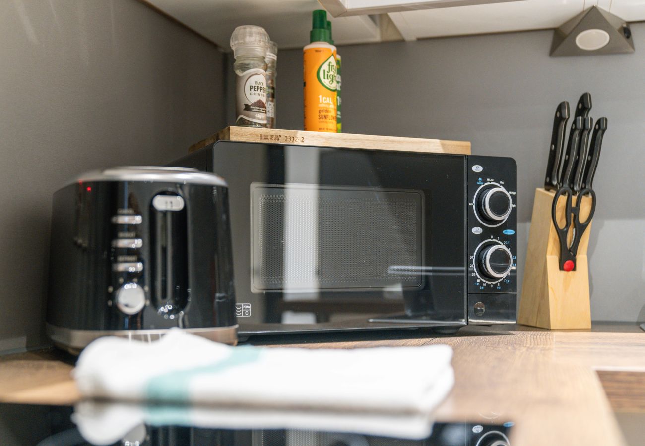 Apartment in Edinburgh - Upper Grove 2 Bedroom Apartment - Edinburgh 