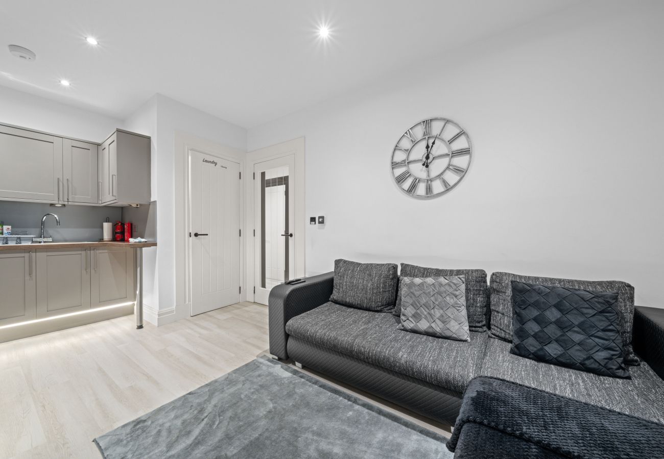 Apartment in Edinburgh - Upper Grove 2 Bedroom Apartment - Edinburgh 