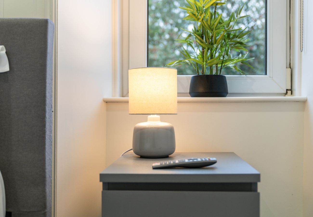 Apartment in Edinburgh - Upper Grove 2 Bedroom Apartment - Edinburgh 