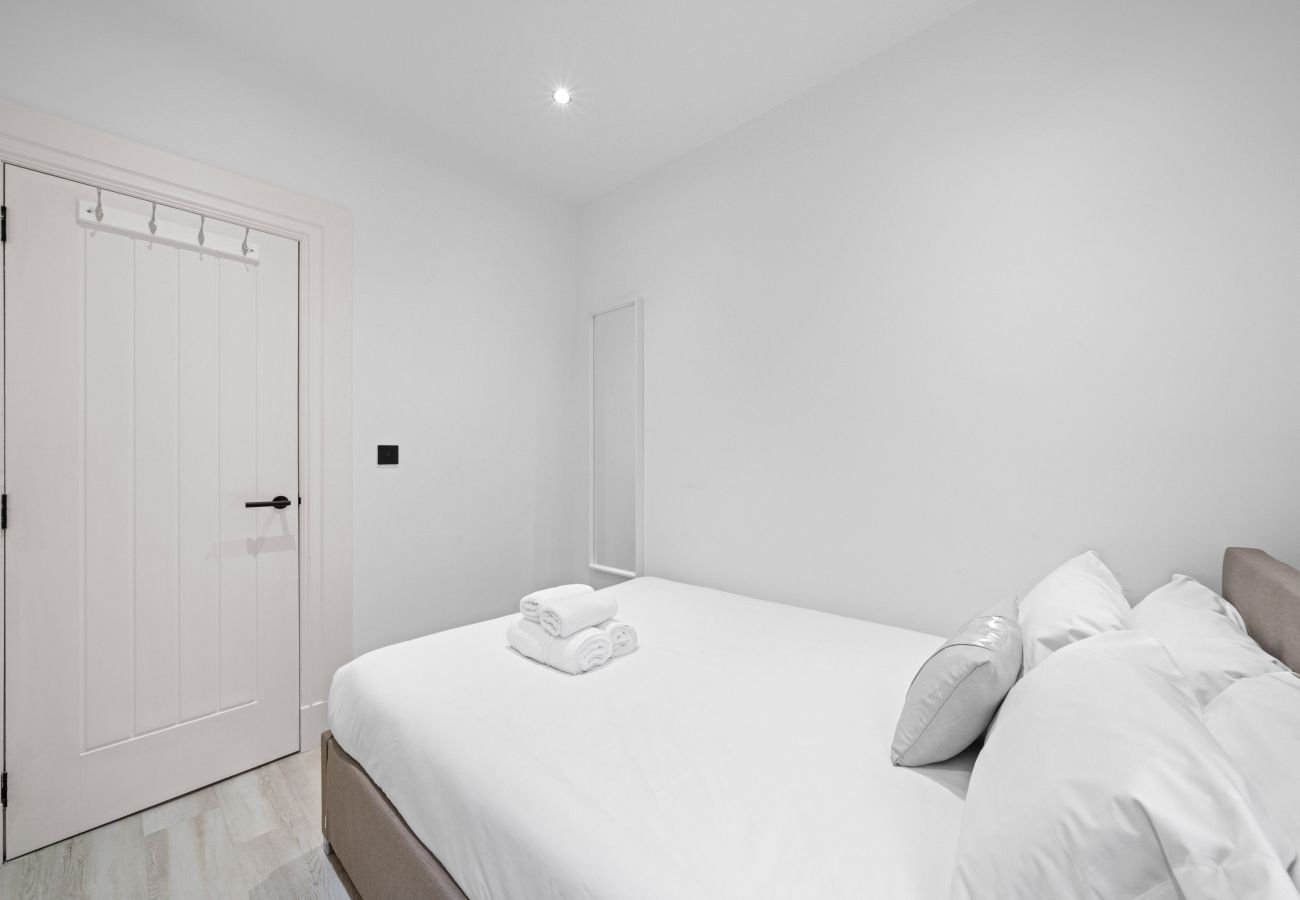 Apartment in Edinburgh - Upper Grove 2 Bedroom Apartment - Edinburgh 