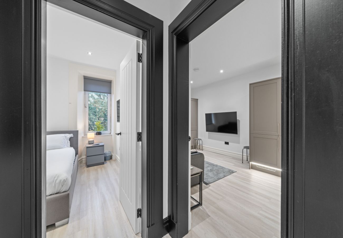 Apartment in Edinburgh - Upper Grove 2 Bedroom Apartment - Edinburgh 