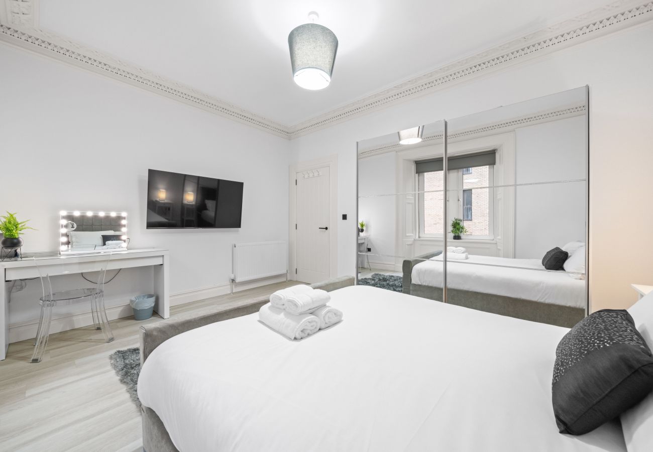 Apartment in Edinburgh - Upper Grove 2 Bedroom Apartment - Edinburgh 