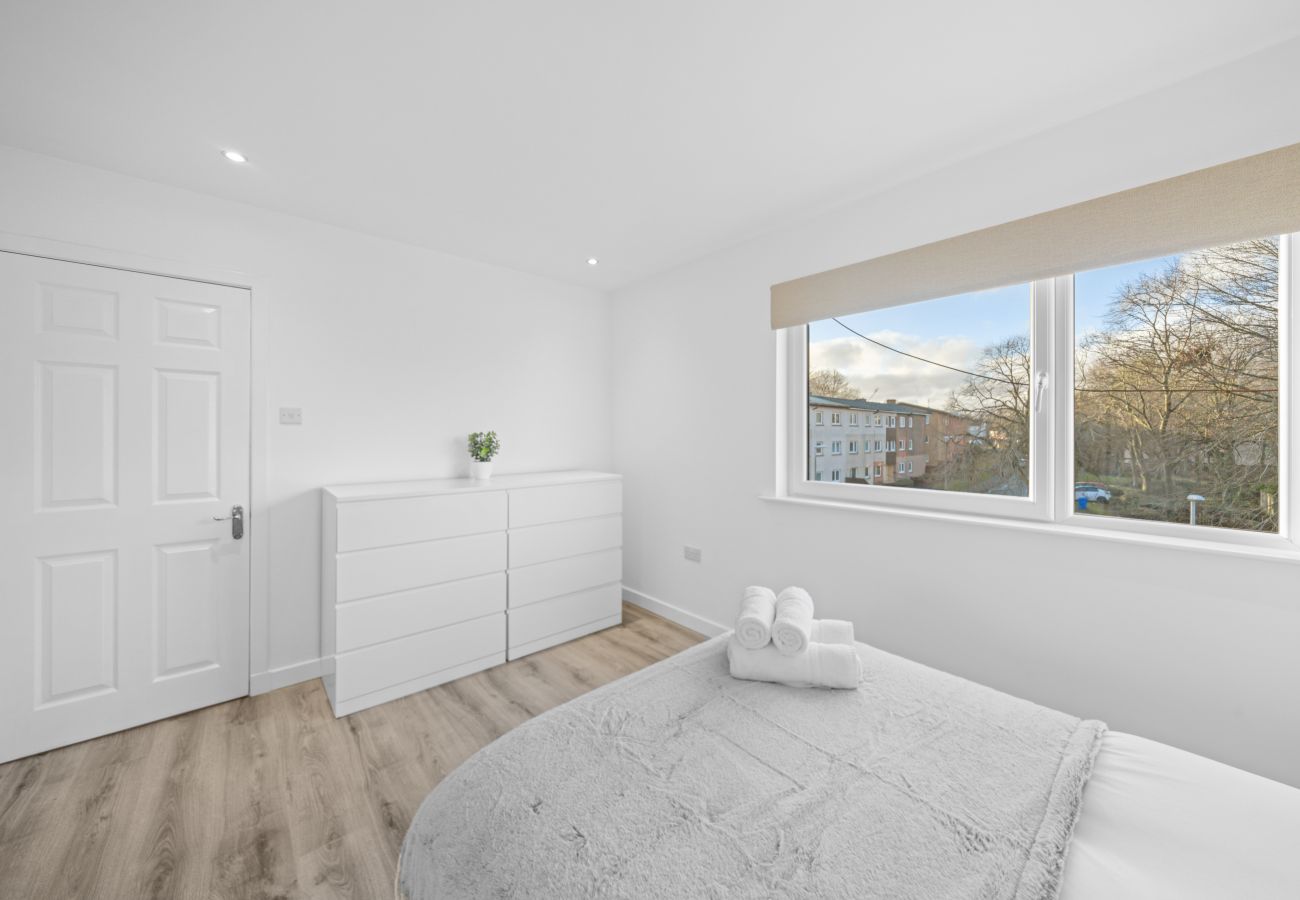 Apartment in Glenrothes - Bruce Road 3 Bedroom Apartment - Glenrothes, Fife