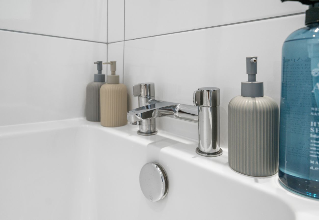 Apartment in Glenrothes - Bruce Road 3 Bedroom Apartment - Glenrothes, Fife