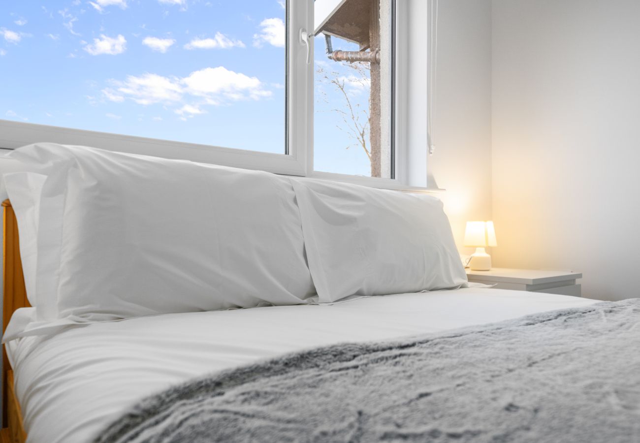 Apartment in Glenrothes - Bruce Road 3 Bedroom Apartment - Glenrothes, Fife